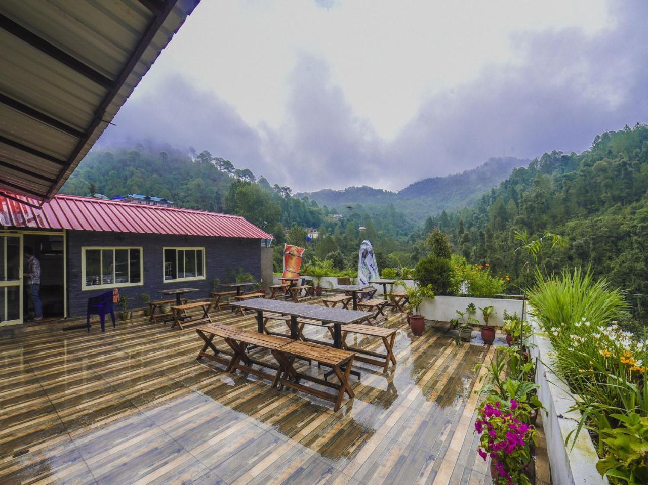 Oyo 7905 Holiday Inn Dalhousie Kültér fotó