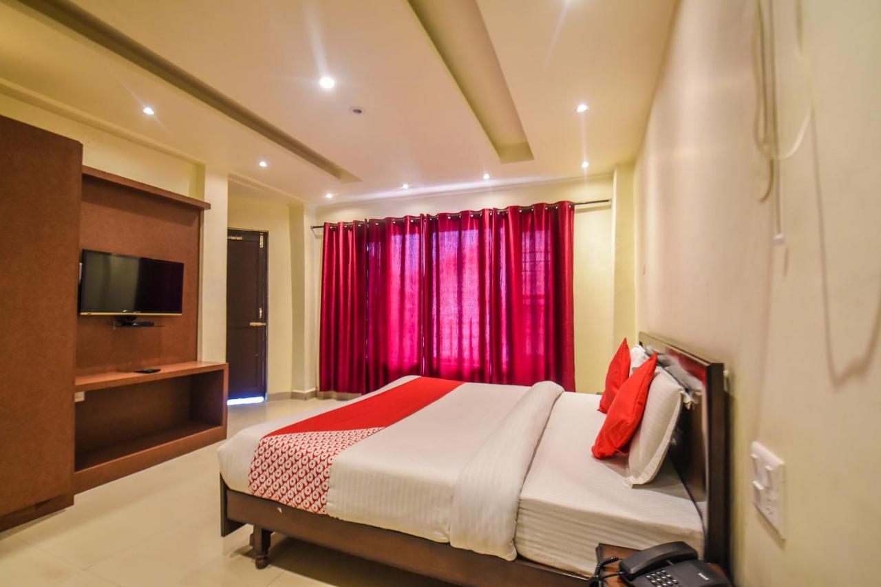 Oyo 7905 Holiday Inn Dalhousie Kültér fotó